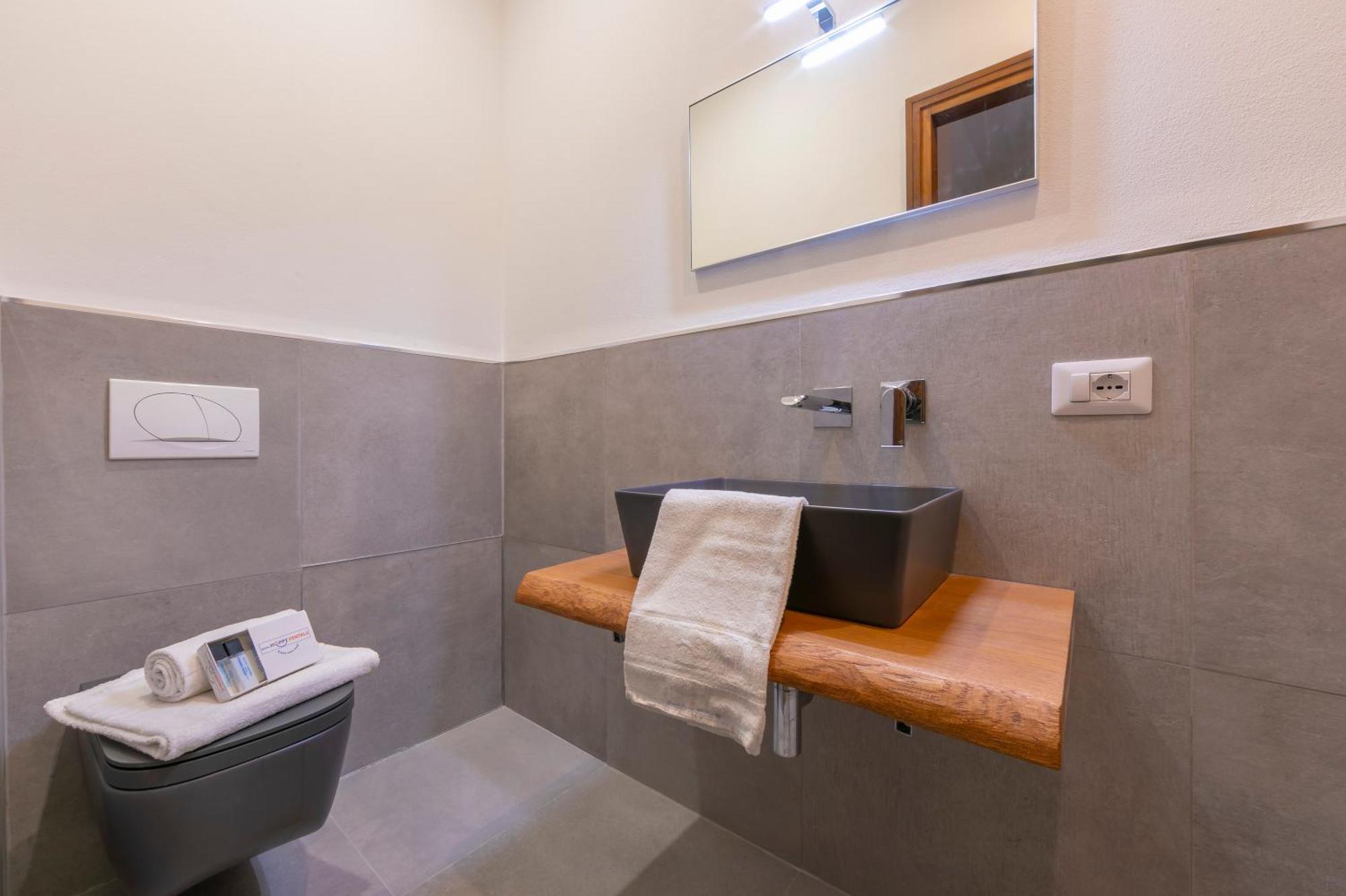 Bella Menaggio Terrazzo Apartment ภายนอก รูปภาพ