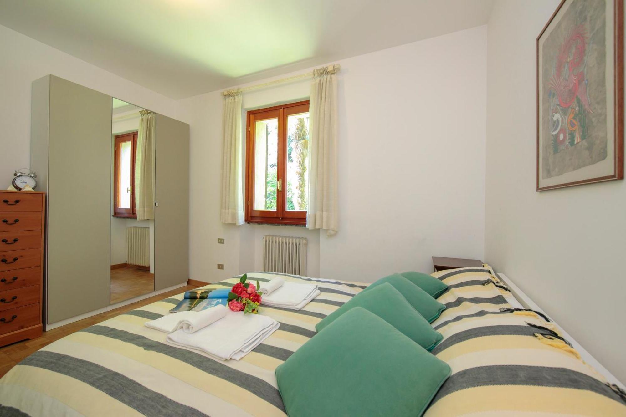 Bella Menaggio Terrazzo Apartment ภายนอก รูปภาพ